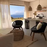 On The Rocks - The Pebbles - Serviced Villa