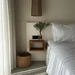 Villa On The Rocks - The Pebbles - Serviced *