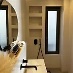On The Rocks - The Pebbles - Serviced Villas *