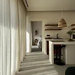 On The Rocks - The Pebbles - Serviced Villa *
