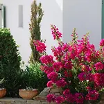 On The Rocks - The Pebbles - Serviced Villas *