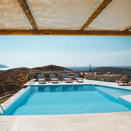 On The Rocks וילה