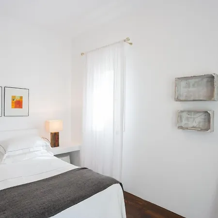 On The Rocks איוס חורה