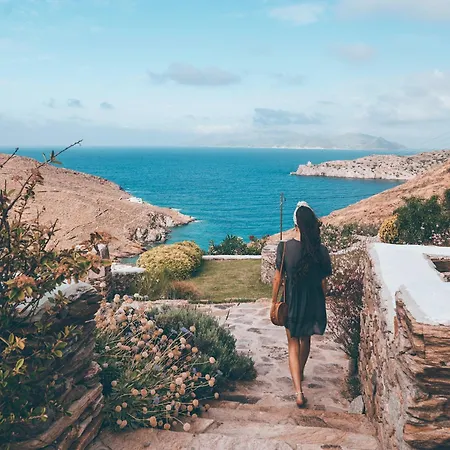 On The Rocks Βίλα