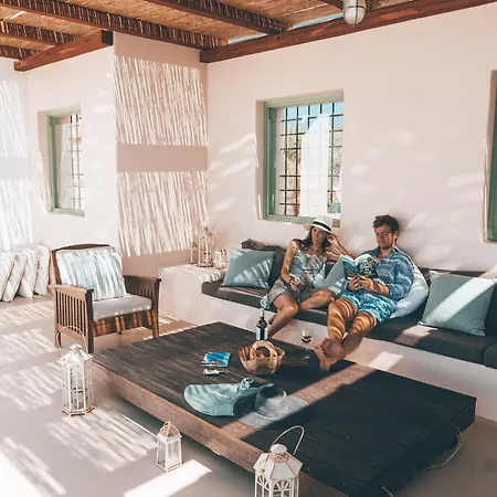 וילה On The Rocks איוס חורה